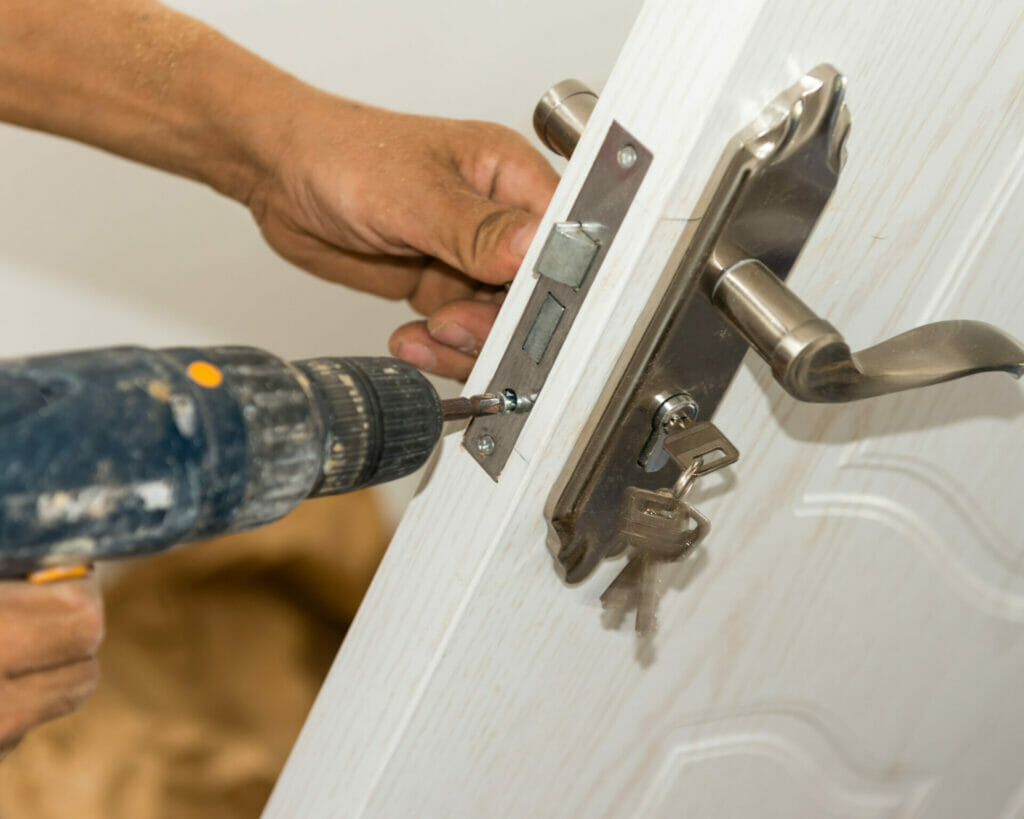 Locksmith changing Commercial Lock
